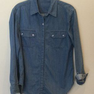 Vince Chambray Button Down Shirt in Small